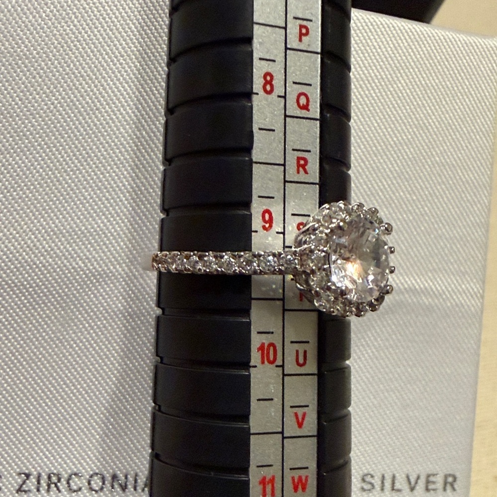 Dazzling  Cubic Zirconia Sterling Silver Women’s Classic occasion Ring Size 9.5 - Picture 7 of 8